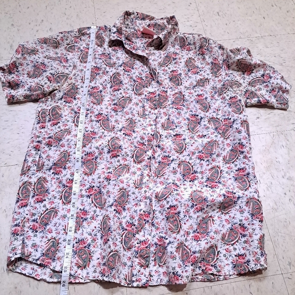 Footlocker | Pink and White Button Down Shirt with Paisley Pattern 100% silk - Picture 8 of 10
